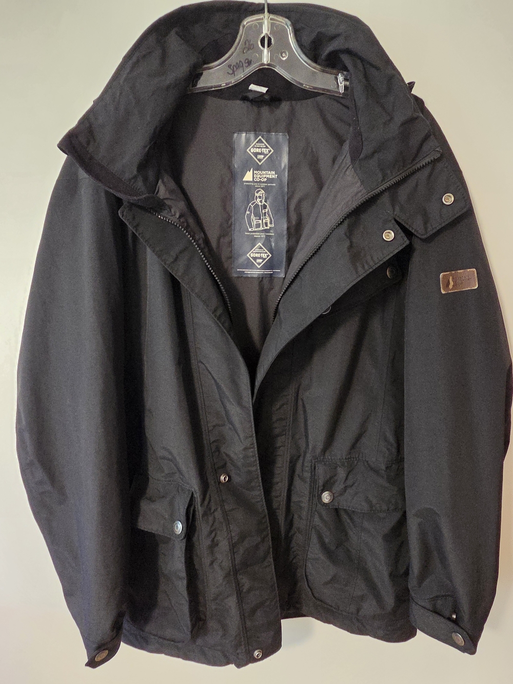 GORE-TEX MEC (Mountain Equipment Co-op) Men's Jacket, Size M (Fits like L)